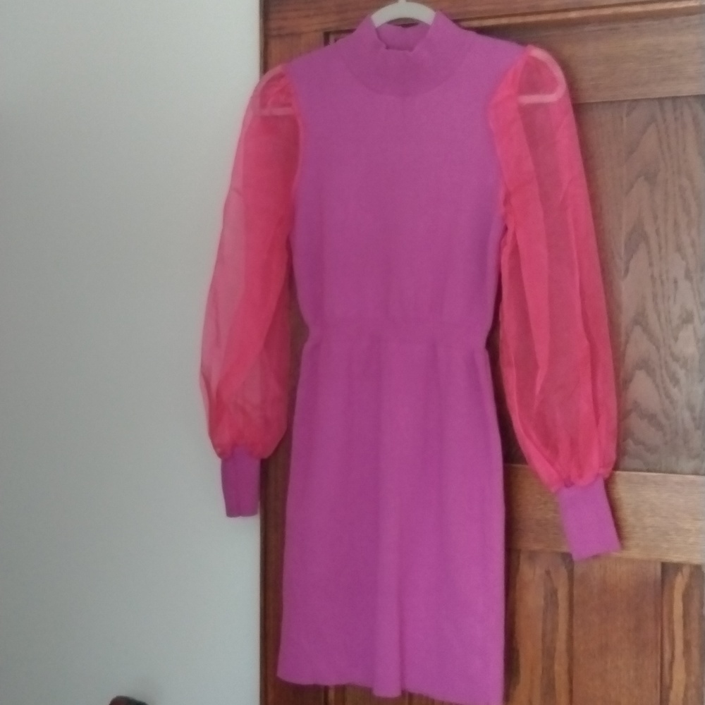 purple dress with pink chiffon sleeves 🩷💜flat white💜🩷